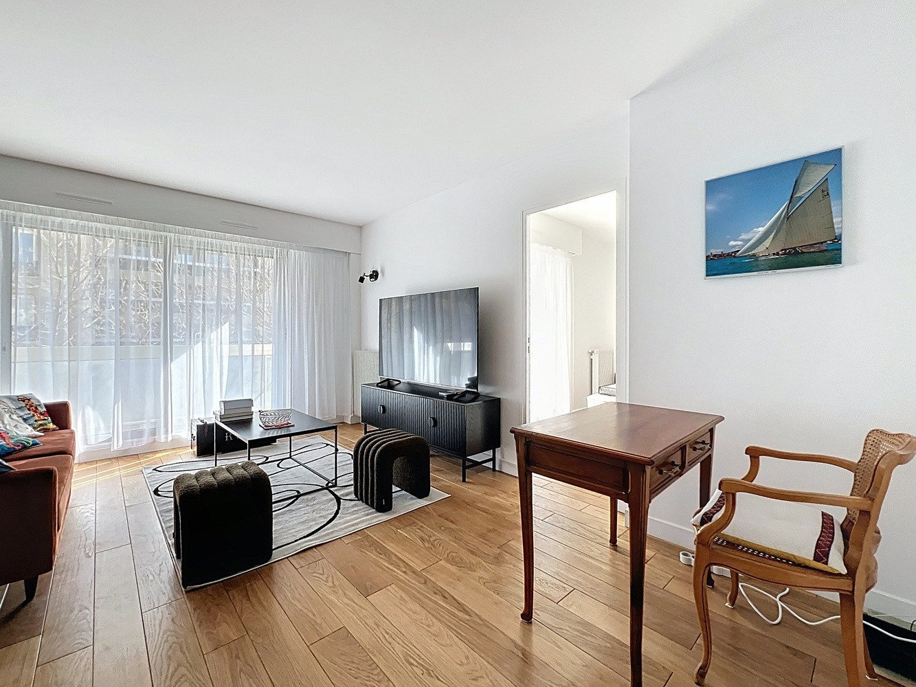 
                                                Location
                                                 Splendide 3 pièces meublé neuf avec terrasse et parking