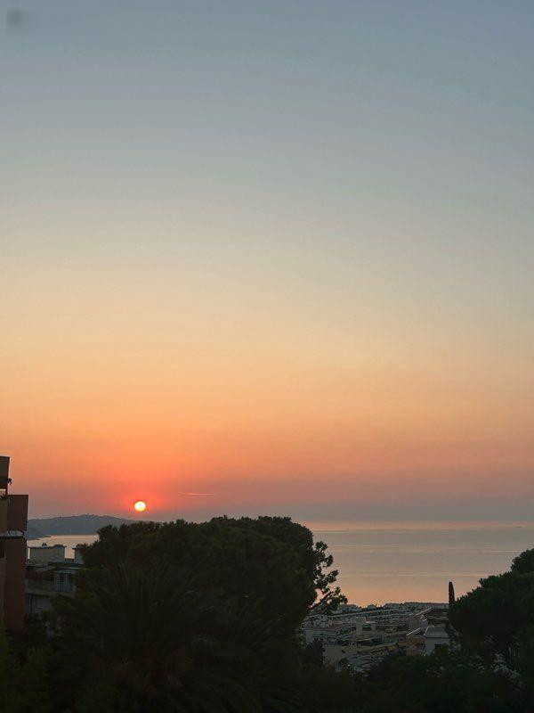 
                                                Location
                                                 Splendide Appartement 2P vue Mer