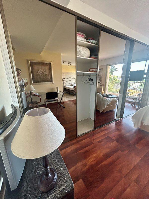 
                                                Location
                                                 Splendide Appartement 2P vue Mer