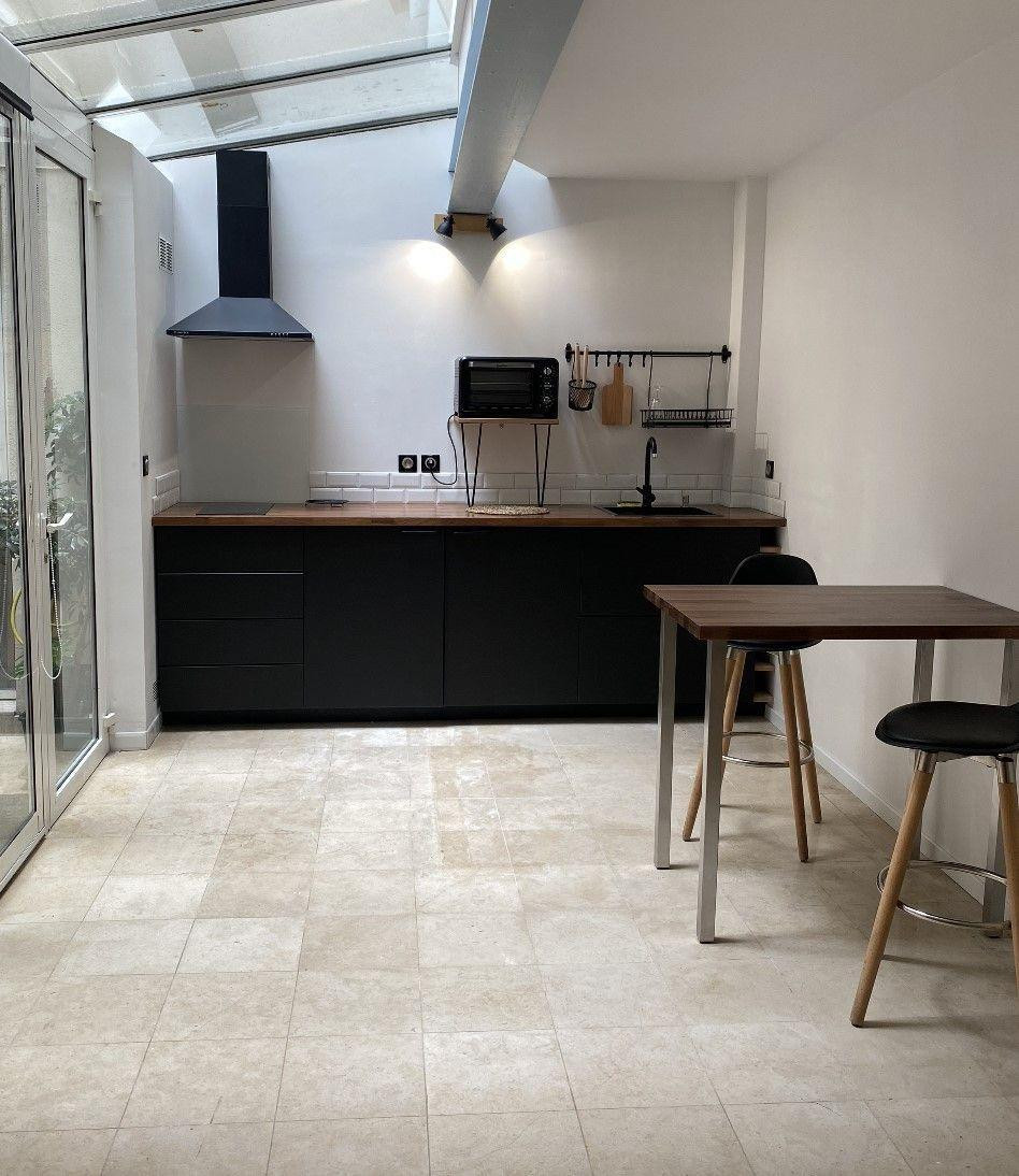 
                                                Location
                                                 Splendide studio 25m2 avec terrasse à Aligre