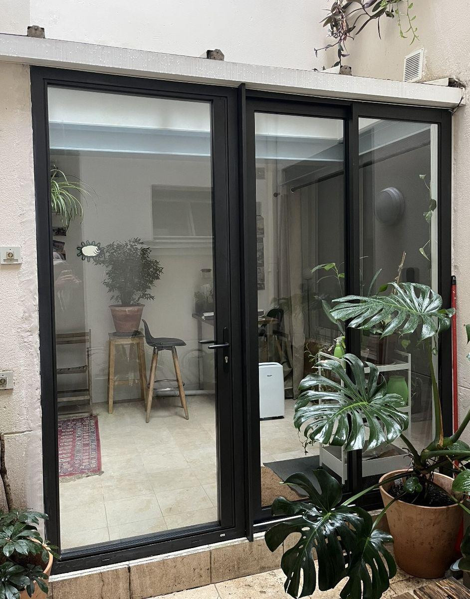 
                                                Location
                                                 Splendide studio 25m2 avec terrasse à Aligre