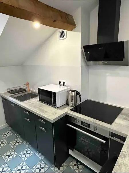 
                                                Location
                                                 Splendide studio meublé 40m² Charges Comprises