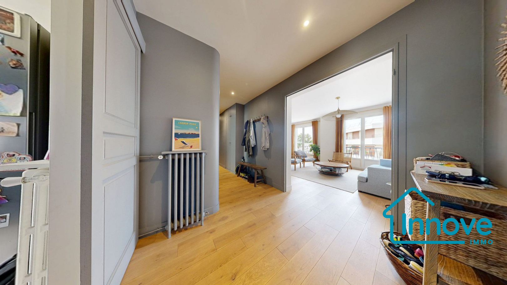 
                                                Vente
                                                 Square Jean Houdon- Appartement familial 7 pièces - 138 m²