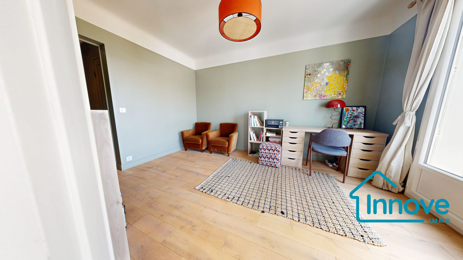 
                                                Vente
                                                 Square Jean Houdon- Appartement familial 7 pièces - 138 m²