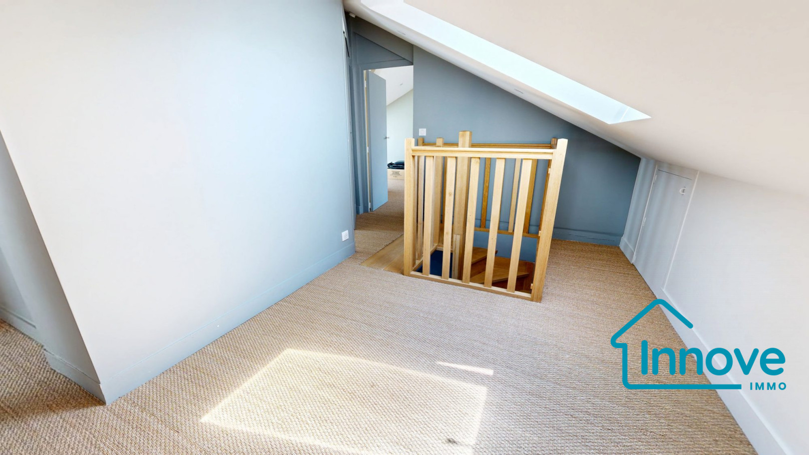 
                                                Vente
                                                 Square Jean Houdon- Appartement familial 7 pièces - 138 m²