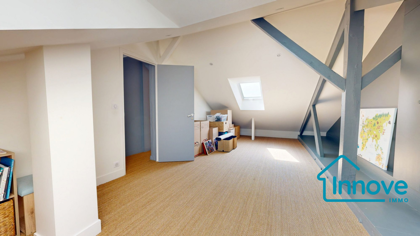 
                                                Vente
                                                 Square Jean Houdon- Appartement familial 7 pièces - 138 m²