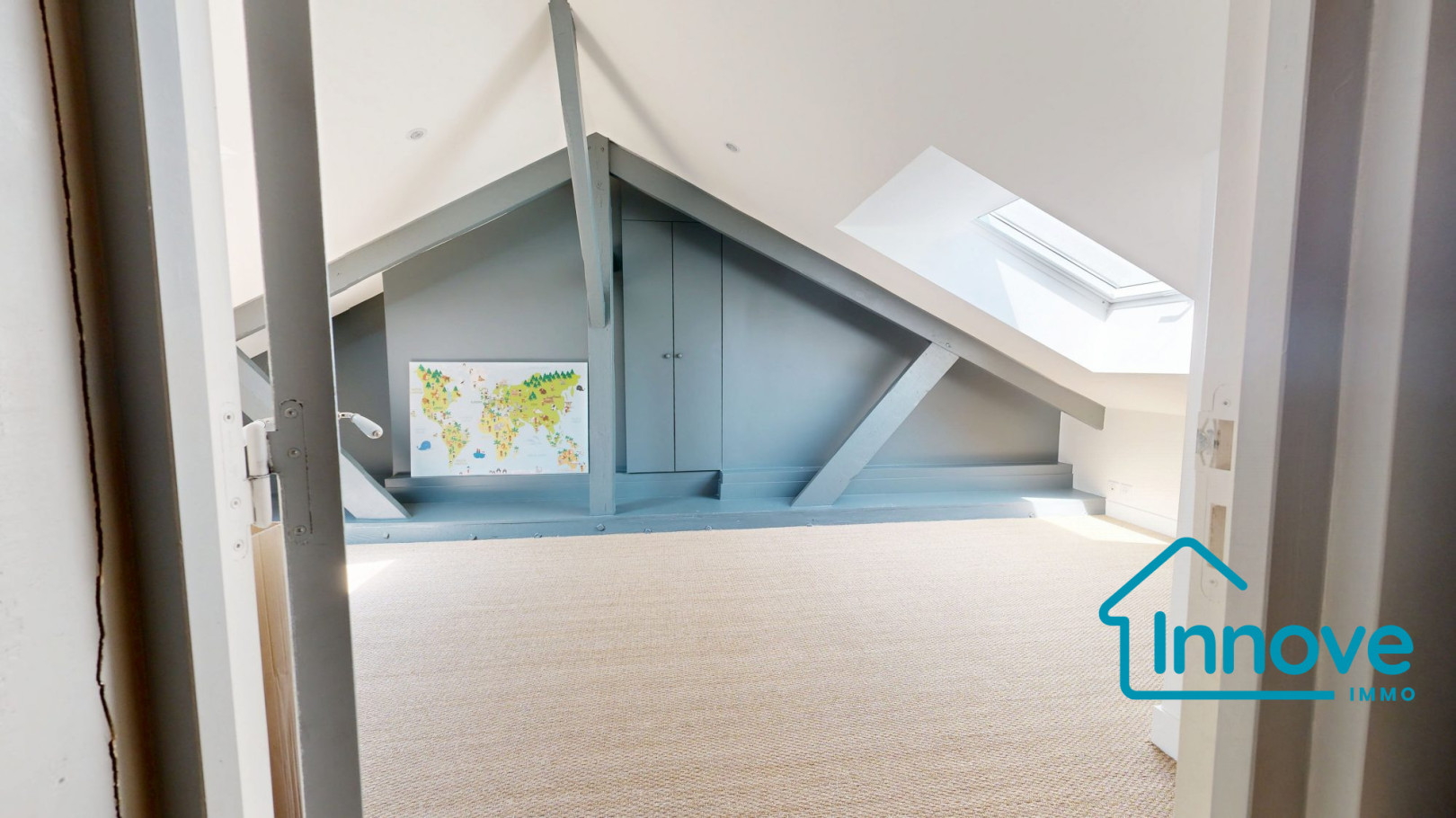 
                                                Vente
                                                 Square Jean Houdon- Appartement familial 7 pièces - 138 m²