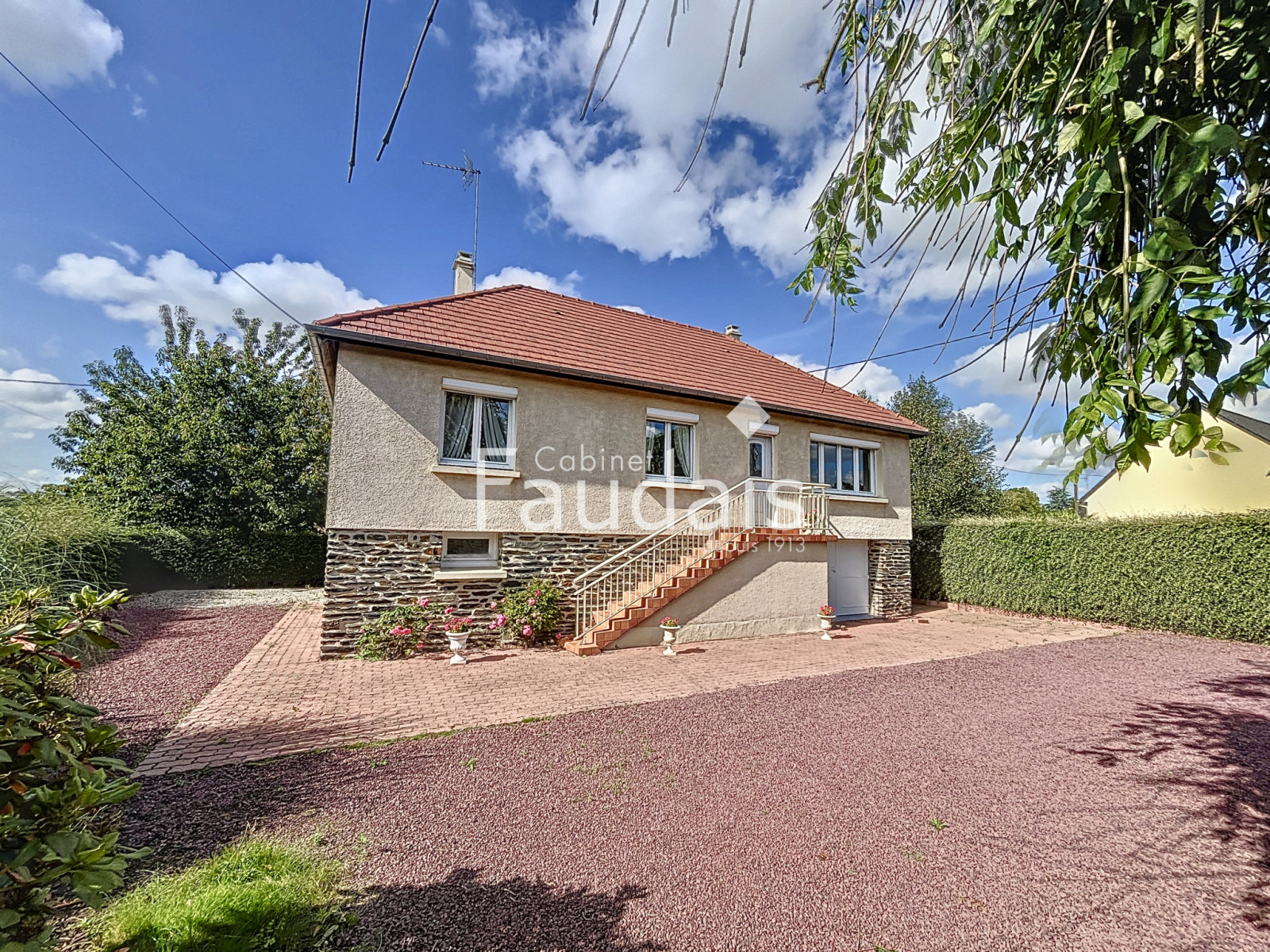 
                                                Vente
                                                 St André de l'Epine, maison sur sous sol proche de ST LO