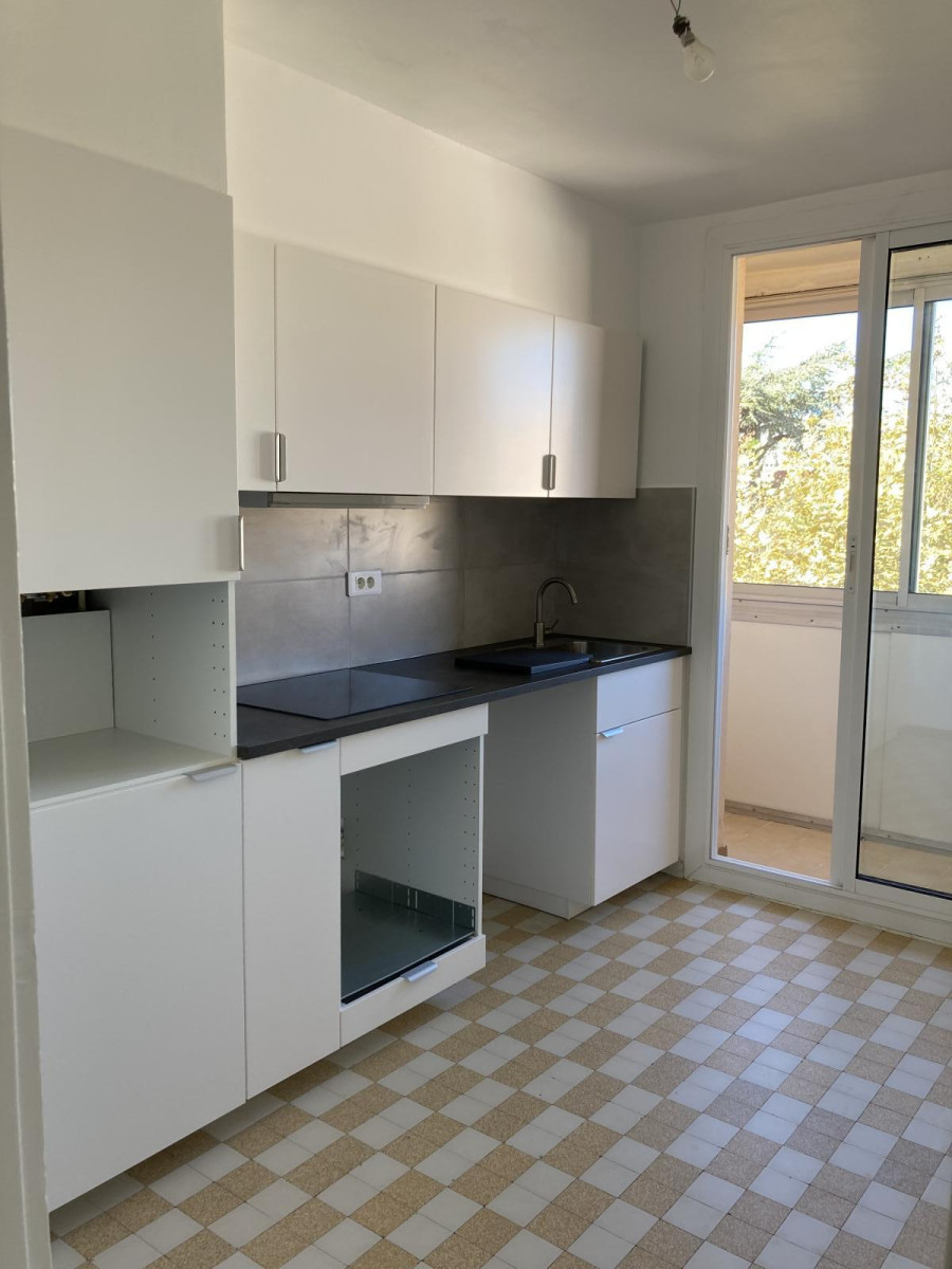 
                                                Location
                                                 St-Barnabé – T4 - Résidence fermée, 34 Bd Garoutte