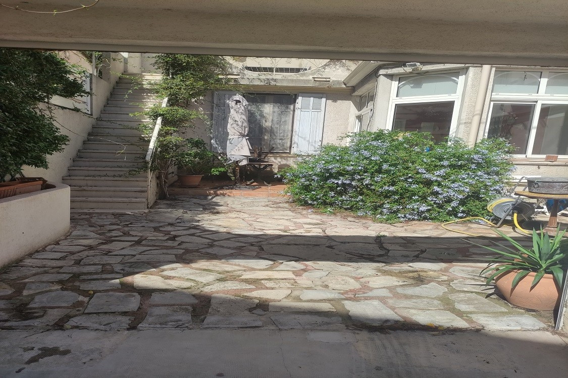 
                                                Location
                                                 St Barnabe Village