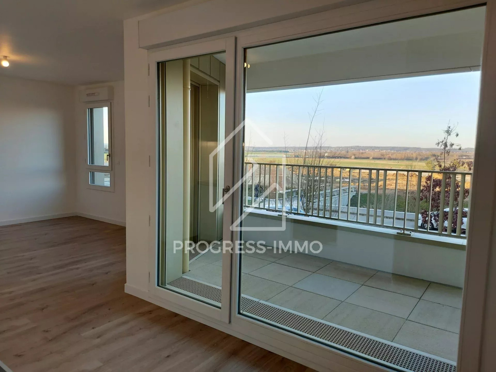 
                                                Location
                                                 St Cyr studio de 29,16 m2 avec balcon et parking