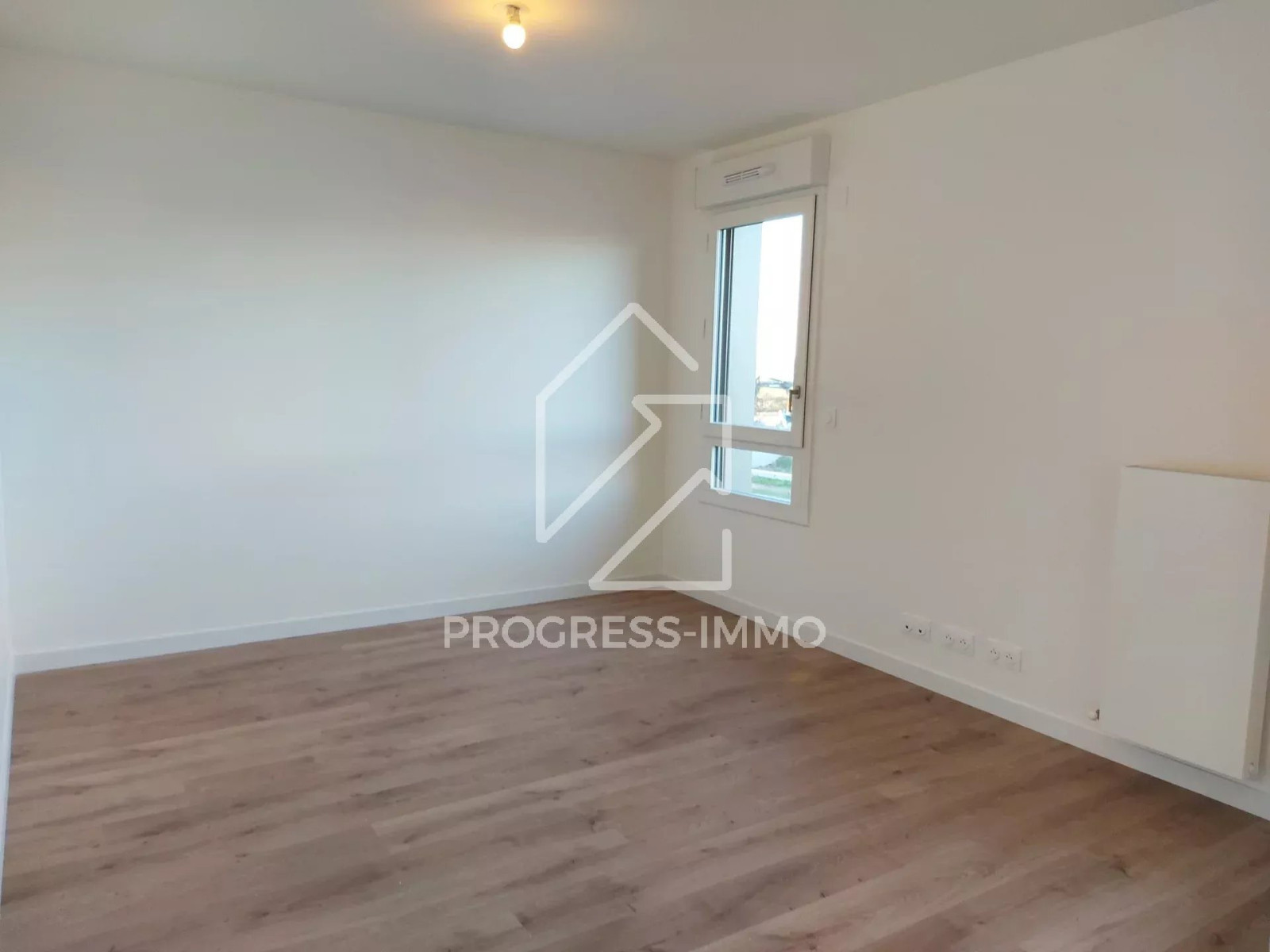 
                                                Location
                                                 St Cyr studio de 29,16 m2 avec balcon et parking