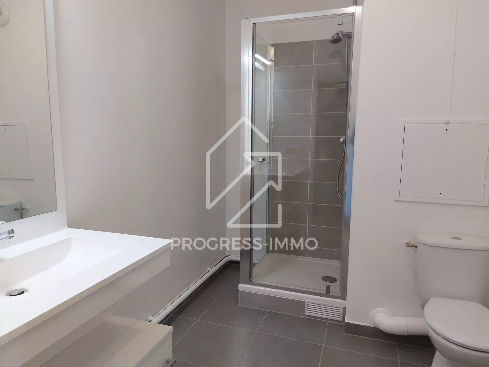 
                                                Location
                                                 St Cyr studio de 29,16 m2 avec balcon et parking