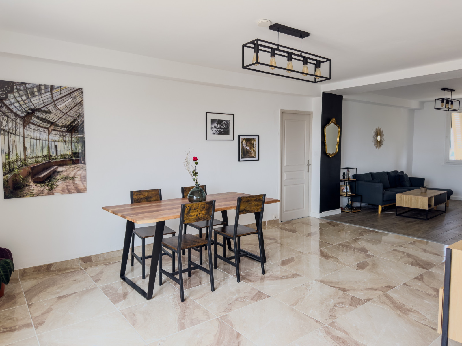 
                                                Vente
                                                 St Foy (limite 5) Appartement 70m² 8ème dernier étage 278 000€