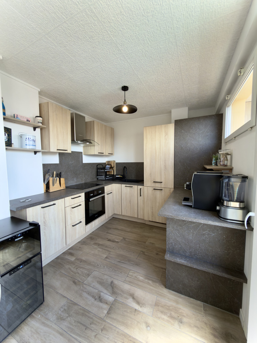 
                                                Vente
                                                 St FOY limite LYON 5 – T4 RÉNOVÉ 70M² • DERNIER ÉTAGE • TERRASSE • CAVE  249 000€