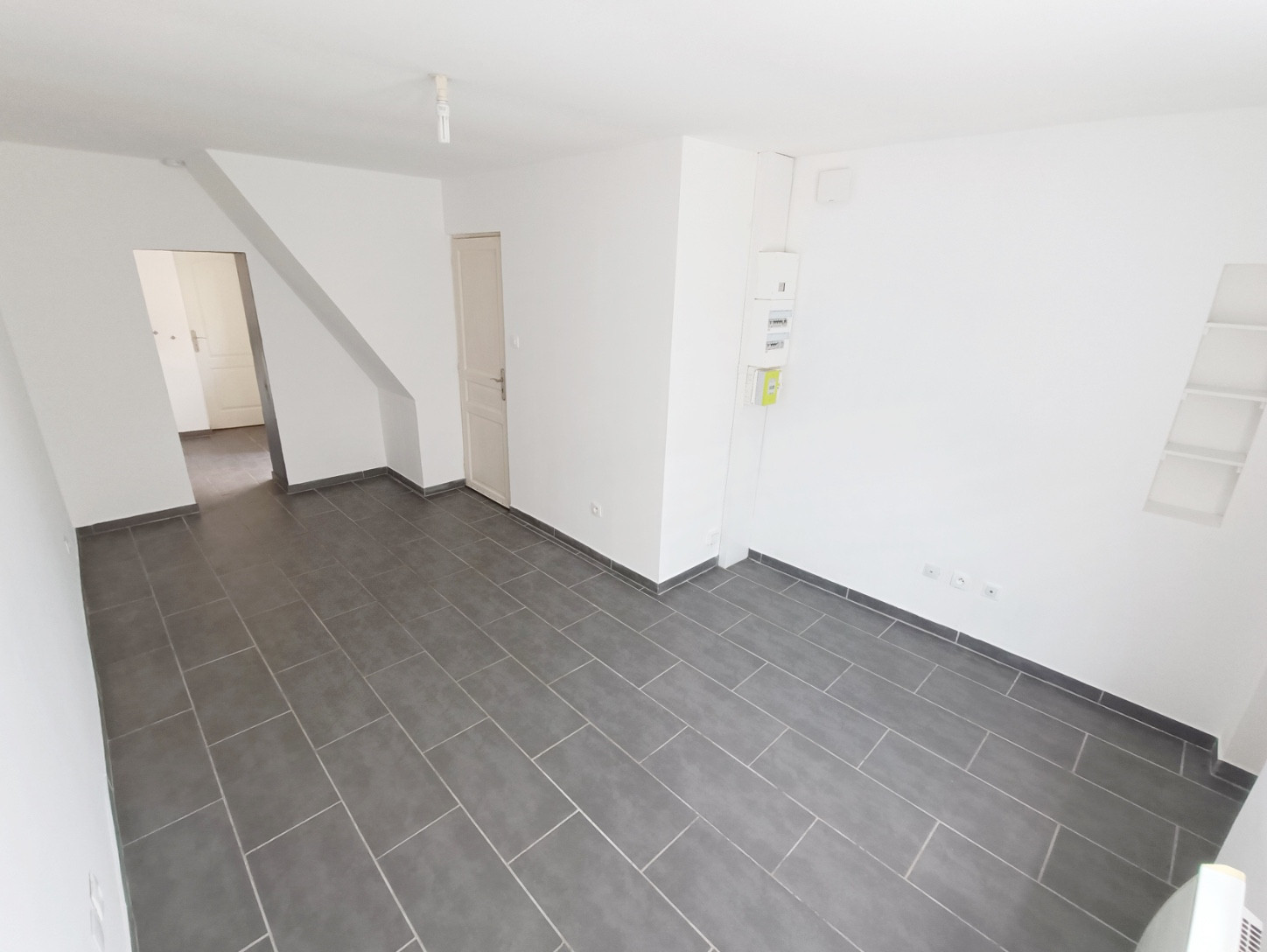 
                                                Location
                                                 St-Honoré : studio avec jardin privé
