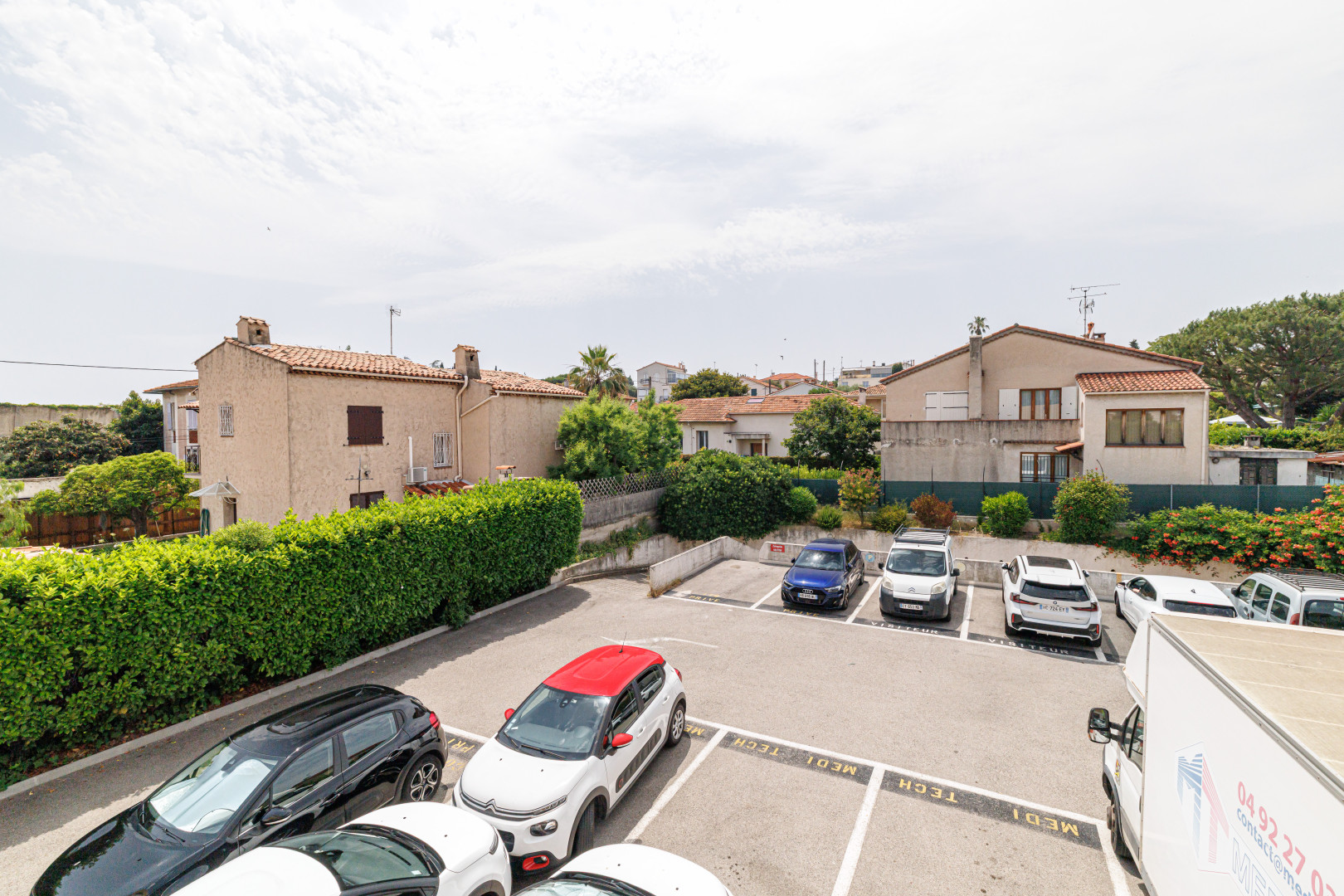 
                                                Location
                                                 ST LAURENT DU VAR - CENTRE / Bureaux à louer de 40 m²