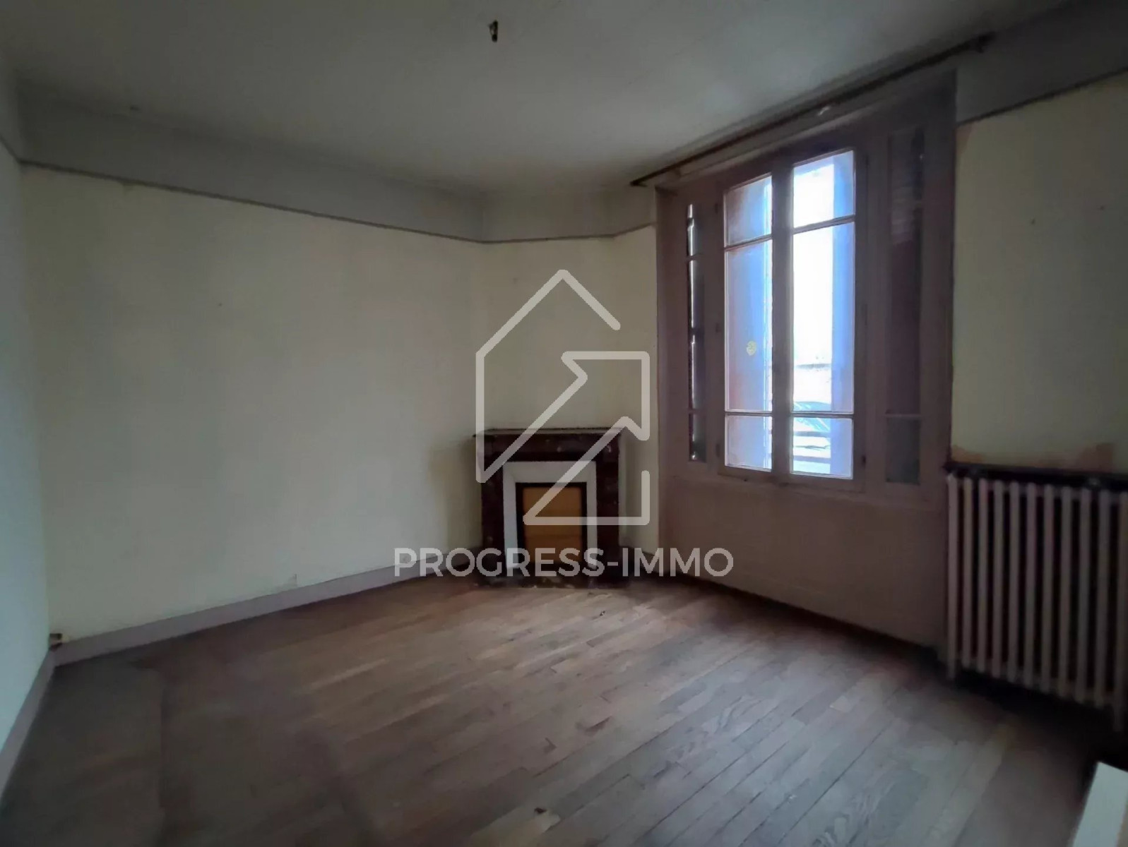 
                                                Vente
                                                 St-Maur centre Maison à rénover