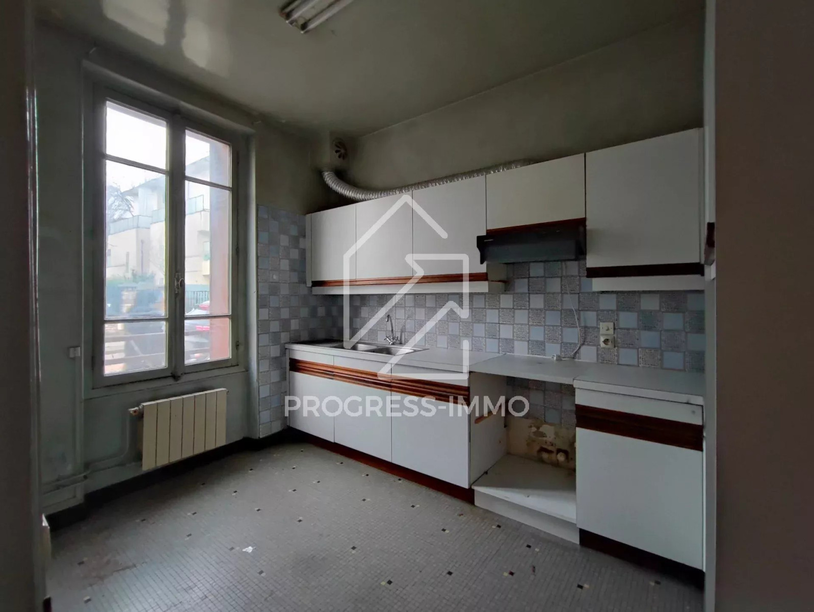 
                                                Vente
                                                 St-Maur centre Maison à rénover