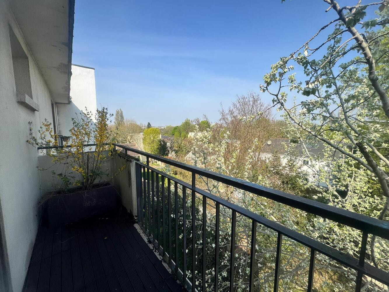 
                                                Vente
                                                 St-Maur Le Parc 2-3 pièces de 56m2
