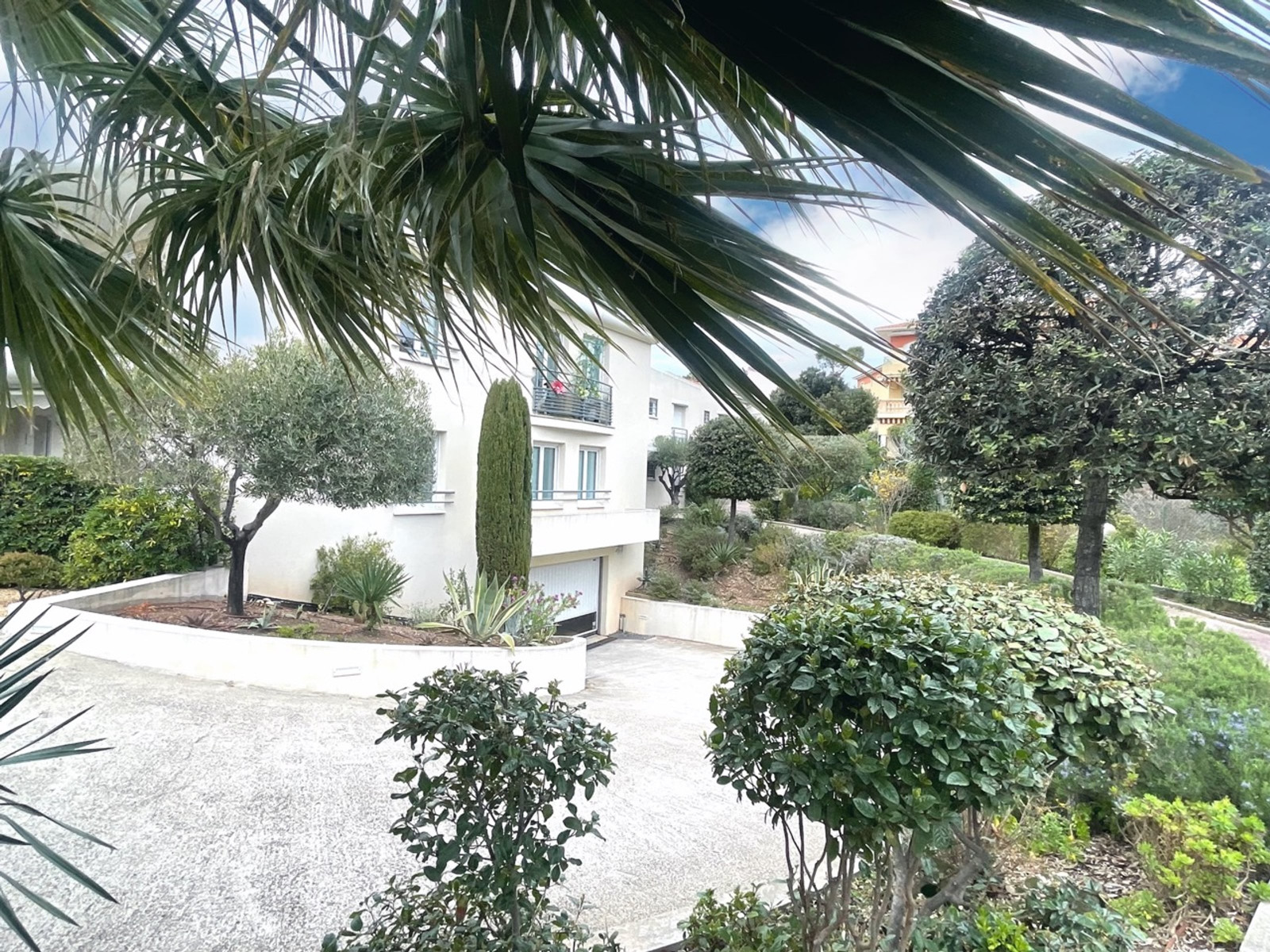 
                                                Vente
                                                 St Raphaël Appartement 3 pièce(s) 76m2 Terrasse Garage Piscine