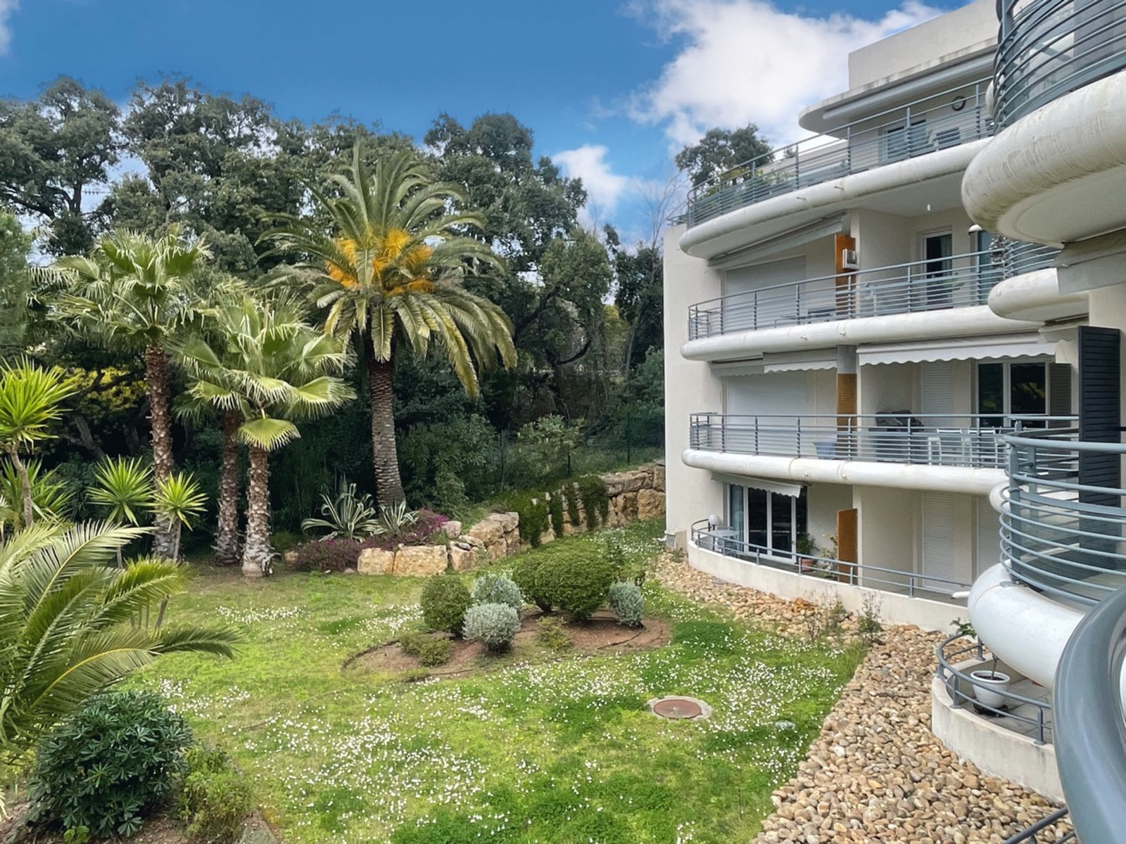 
                                                Vente
                                                 St Raphaël Appartement 3 pièce(s) 76m2 Terrasse Garage Piscine