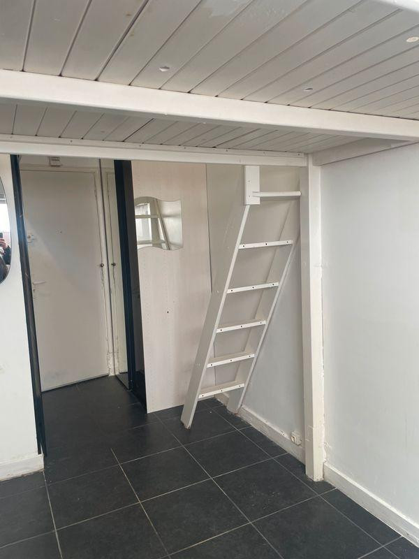 
                                                Location
                                                 Studette,chambre de service 15m2 rez de jardin