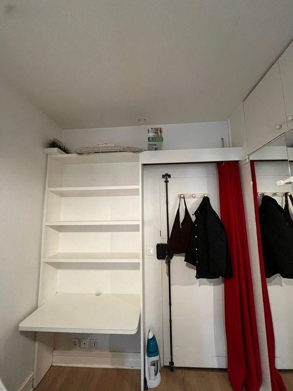 
                                                Location
                                                 Studette meublée 10m² - Champs Elysées