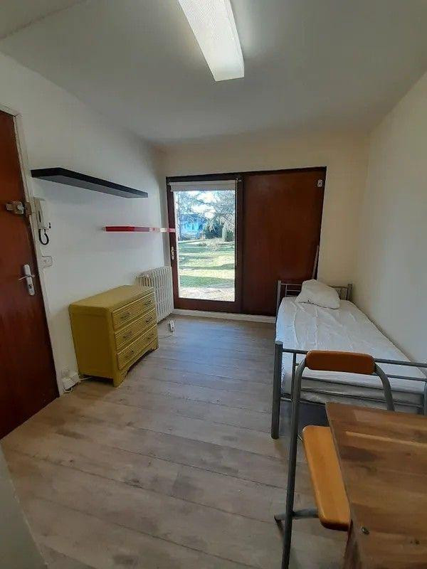 
                                                Location
                                                 Studette meublée 13m² Nantes centre