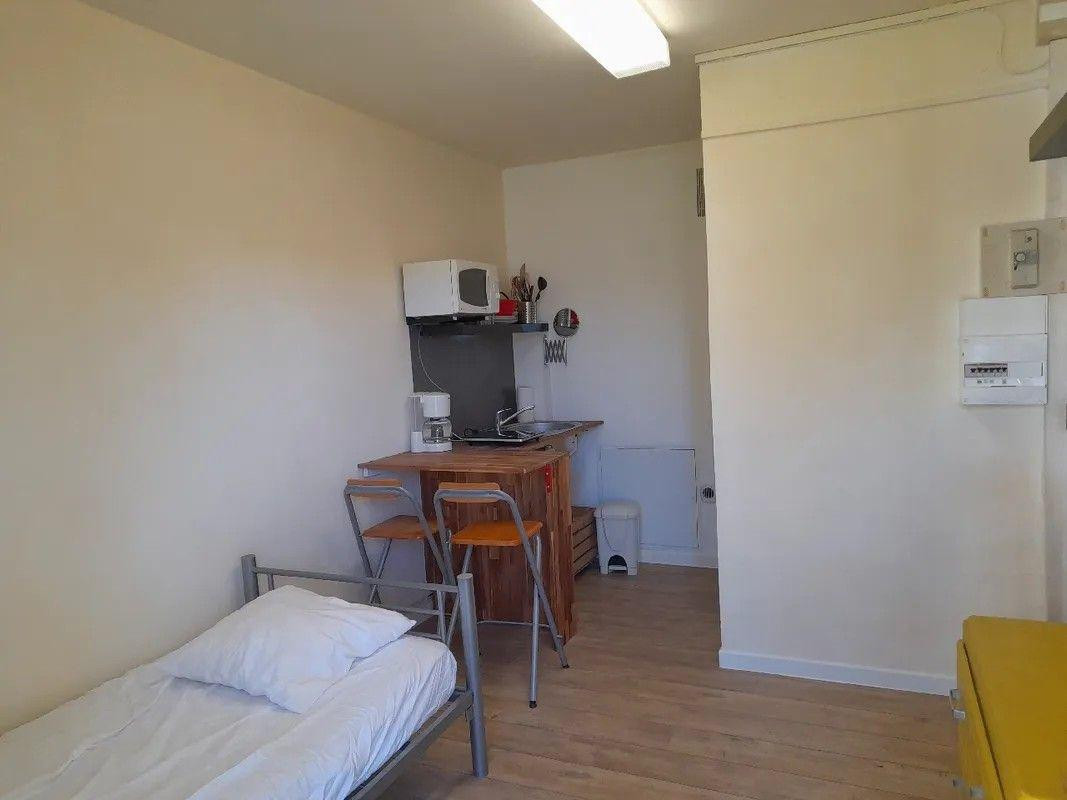 
                                                Location
                                                 Studette meublée 13m² Nantes centre