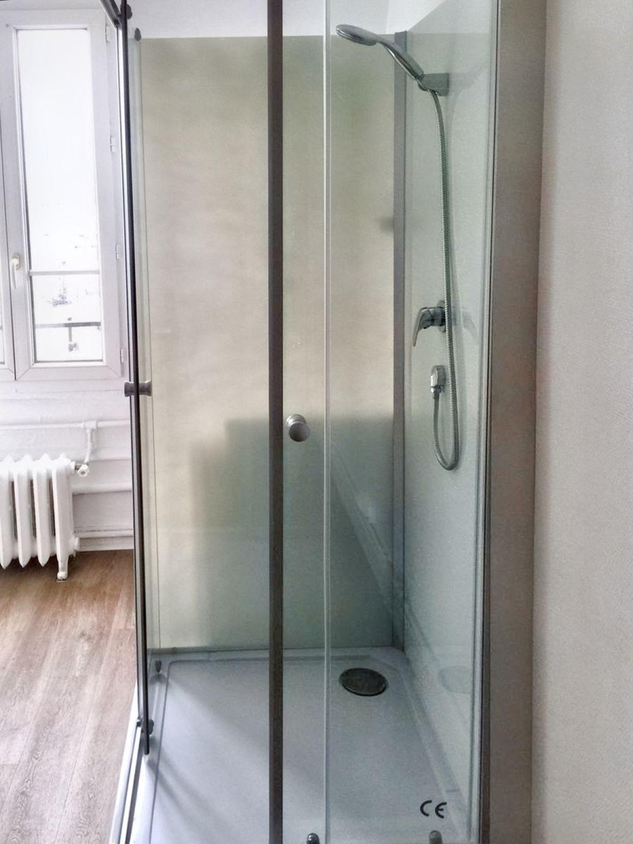 
                                                Location
                                                 Studette meublée Oberkampf 7ème avec ascenseur