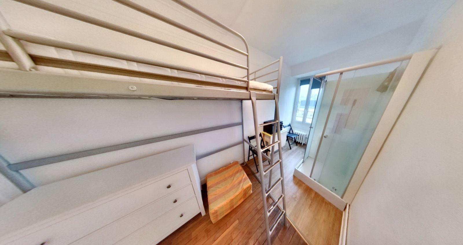 
                                                Location
                                                 Studette meublée Oberkampf 7ème avec ascenseur