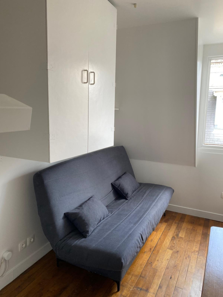 
                                                Location
                                                 Studette meublée Paris 18