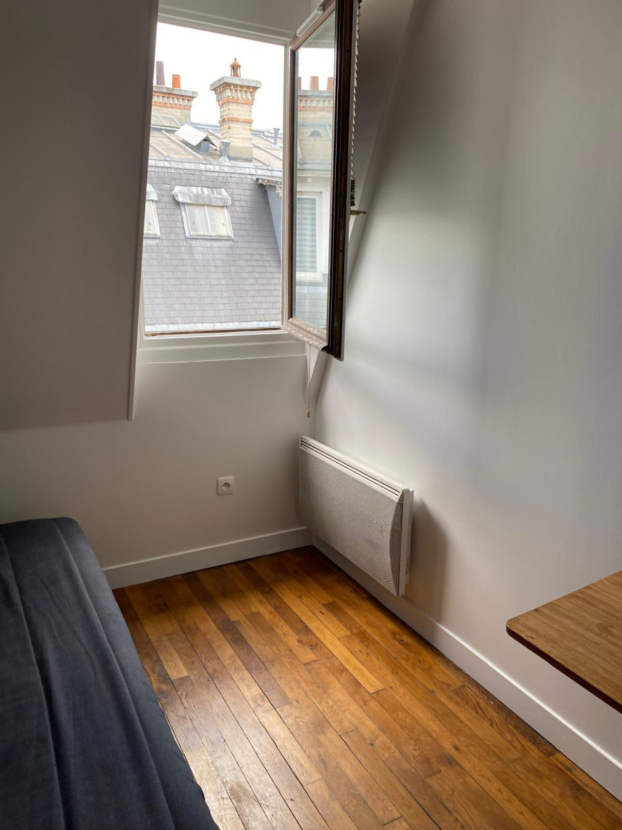 
                                                Location
                                                 Studette meublée Paris 18