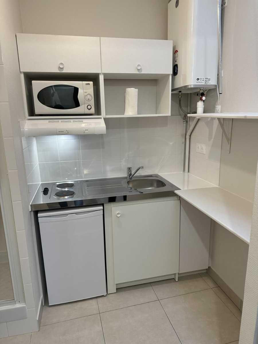 
                                                Location
                                                 Studette Paris 16ème à louer