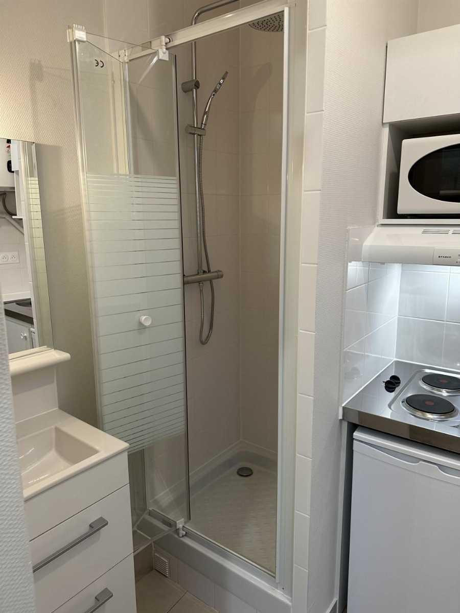 
                                                Location
                                                 Studette Paris 16ème à louer
