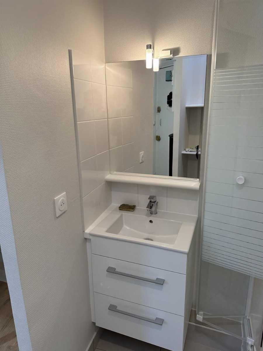 
                                                Location
                                                 Studette Paris 16ème à louer