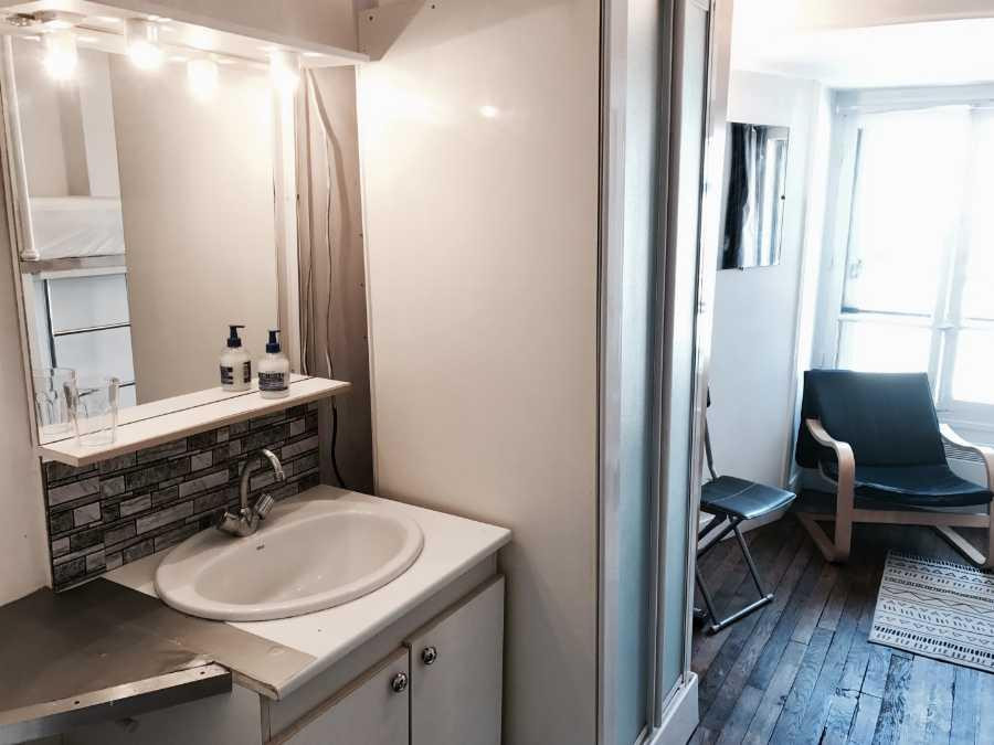 
                                                Location
                                                 Studette Paris 16ème métro Passy