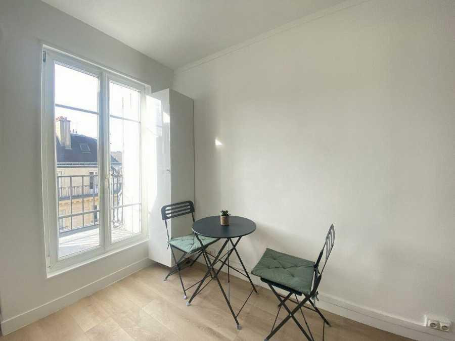 
                                                Location
                                                 Studette Paris 8ème avec balcon