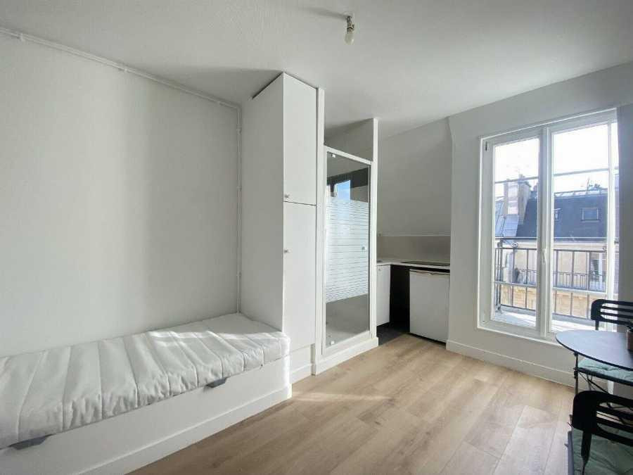 
                                                Location
                                                 Studette Paris 8ème avec balcon