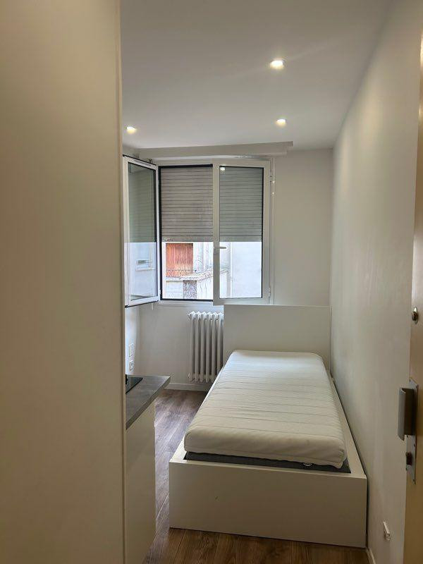 
                                                Location
                                                 Studette Saint Mandé
