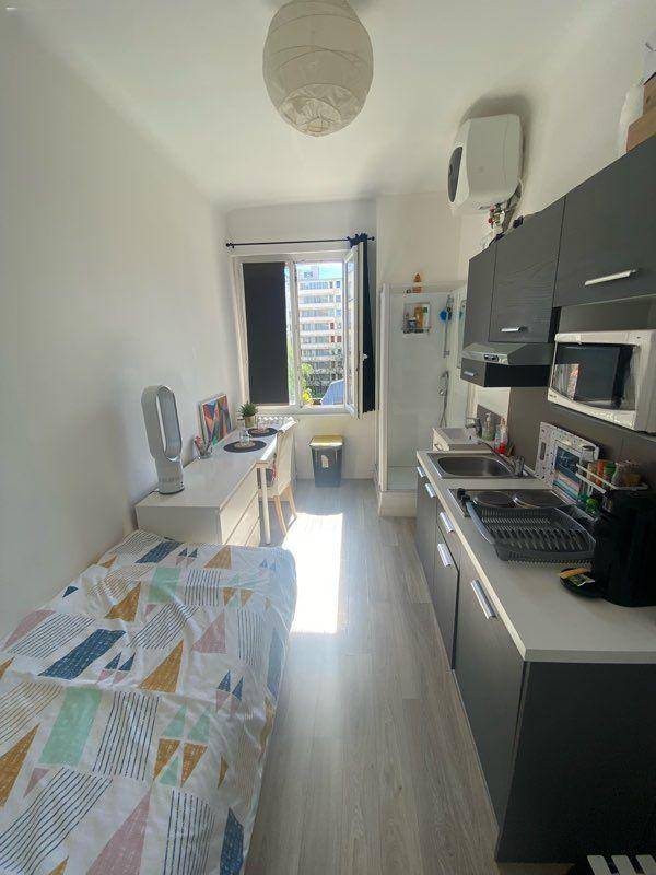 
                                                Location
                                                 Studette Trocadero