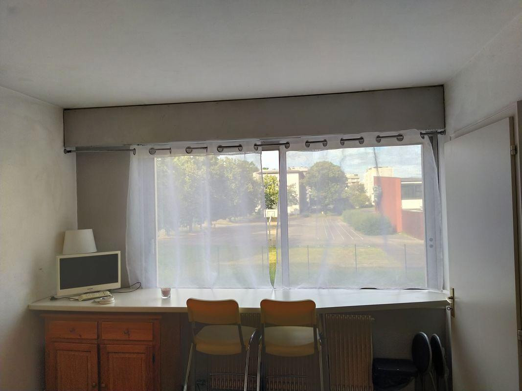 
                                                Location
                                                 Studieux Neudorf Lumineux