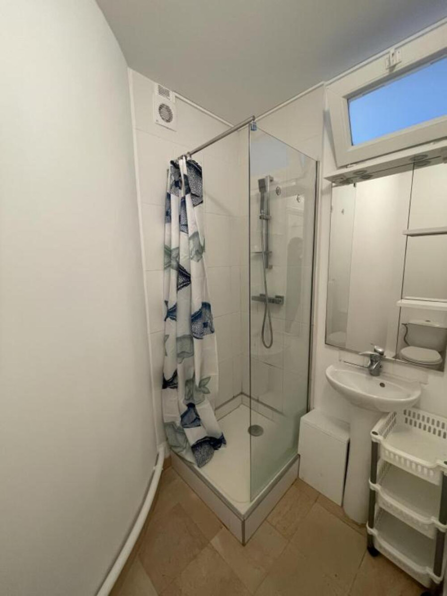 
                                                Location
                                                 Studio 0 pièce
