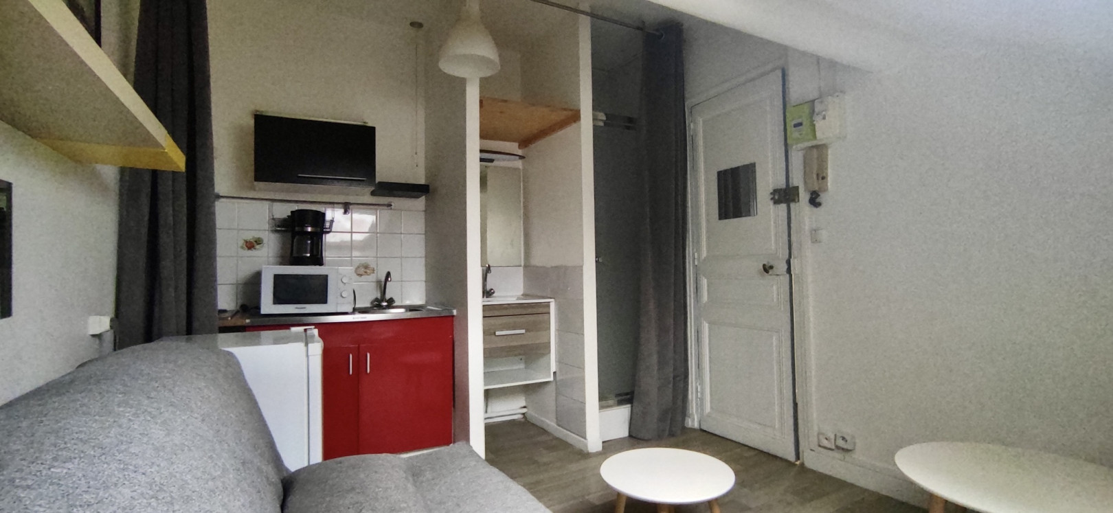 
                                                Location
                                                 Studio 1 pièce