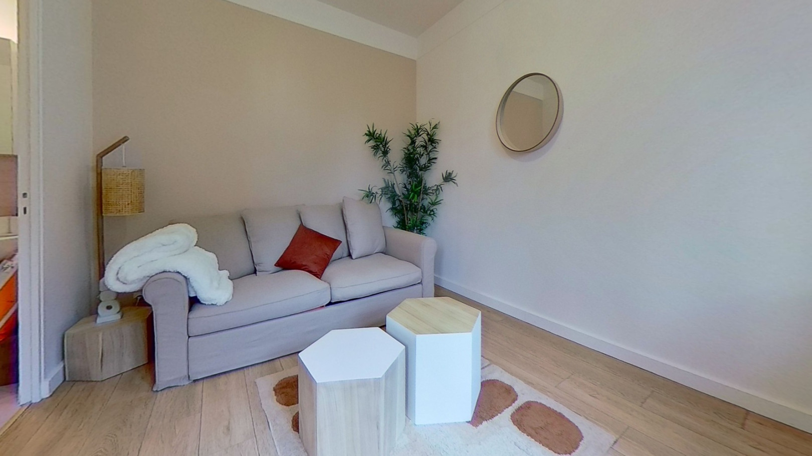 
                                                Location
                                                 Studio 1 pièce