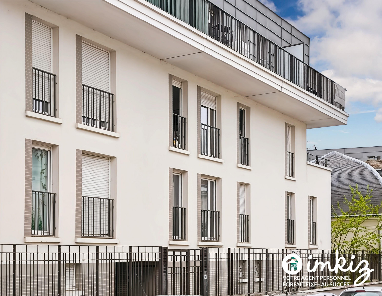 
                                                Vente
                                                 Studio 1 pièce, immeuble de 2014, parking