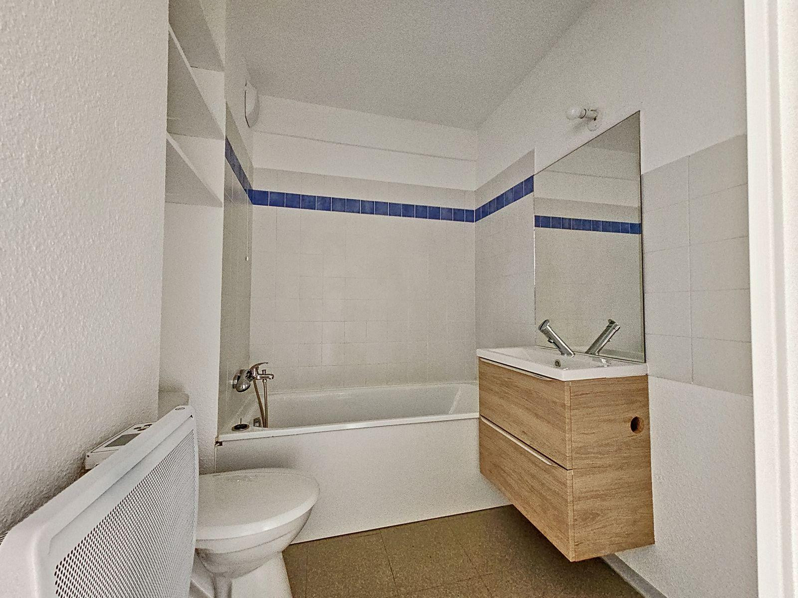 
                                                Location
                                                 Studio 13005 / 5 minutes Fac de médecine Timone