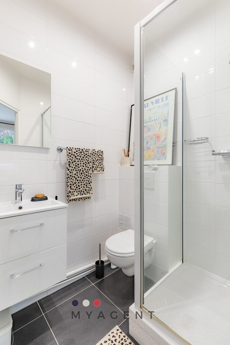 
                                                Vente
                                                 Studio 13m² Muette - Passy