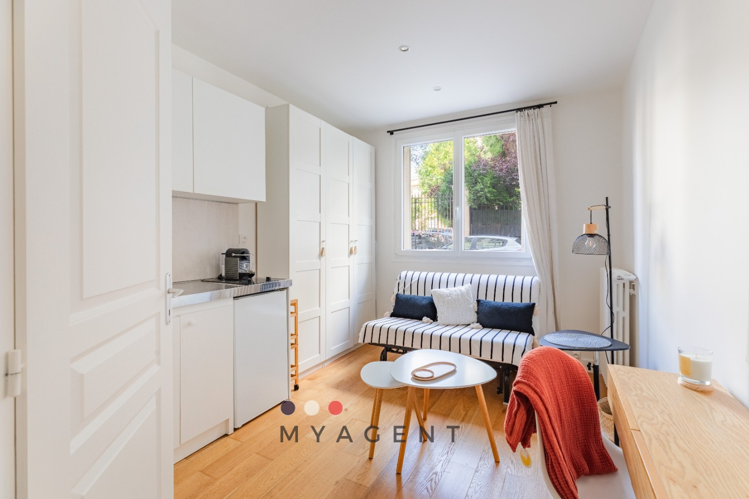 
                                                Vente
                                                 Studio 13m² Muette - Passy